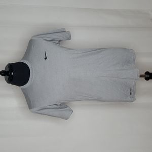 Nike dri-fit short sleeve tee Medium
